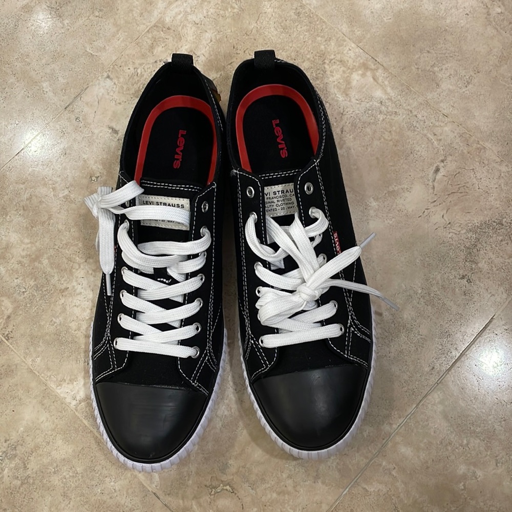 NEW Black and White Levi's Men's Sneakers in size 13